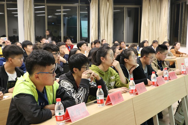 C:\Users\LENOVO\Desktop\11.08宣传技能培训大会\照片\IMG_5531.JPG