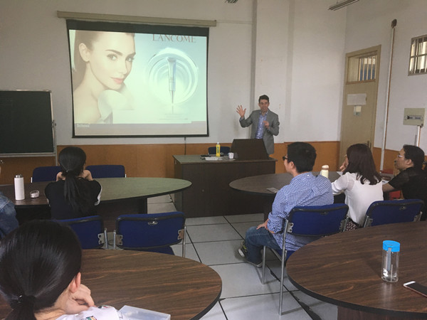 C:\Users\lenovo\Desktop\美国约克大学教授来公司讲课2_副本.jpg C:\Users\lenovo\Desktop\美国约克大学教授来公司讲课2_副本.jpg